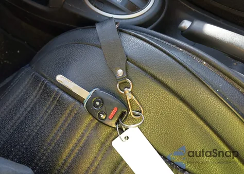 2013 Honda Fit Sport z USA, uszkodzony, nr VIN JHMGE8H68DC043415